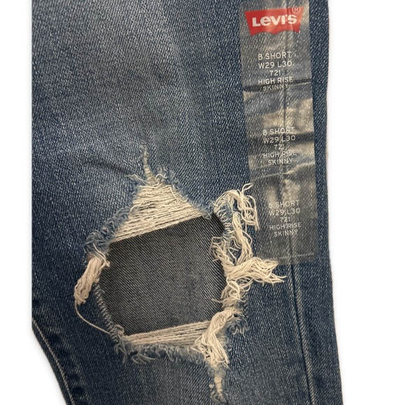 NWT🔖•Levi’s 721 High Rise Jeans, distressed knee size 8 short, 29x30 - Picture 6 of 14